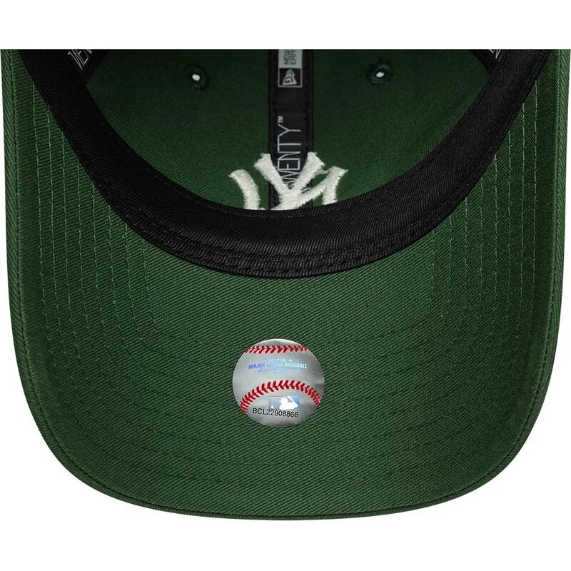 shapka-izvita-zelena-reguliruem-9twenty-league-essential-midi-na-new-york-yankees-mlb-ot-new-era