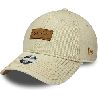 Шапка извита бежов регулируем 9TWENTY Denim на New York Yankees MLB от New Era