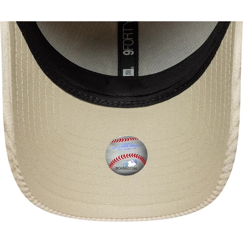 shapka-izvita-bezhov-reguliruem-9forty-cord-na-new-york-yankees-mlb-ot-new-era