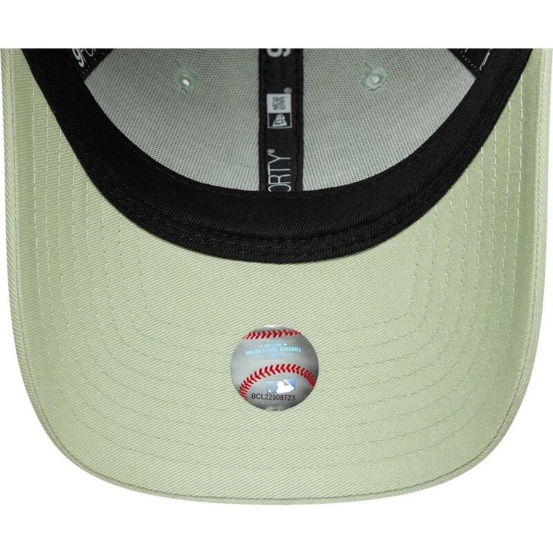 shapka-izvita-zelena-reguliruem-9forty-league-essential-na-los-angeles-dodgers-mlb-ot-new-era
