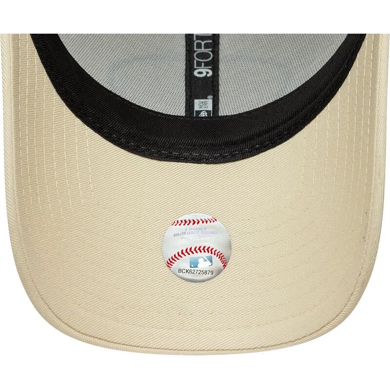 shapka-izvita-krem-reguliruem-9forty-patch-na-los-angeles-dodgers-mlb-ot-new-era shapka-izvita-krem-reguliruem-9forty-patch-na-los-angeles-dodgers-mlb-ot-new-era