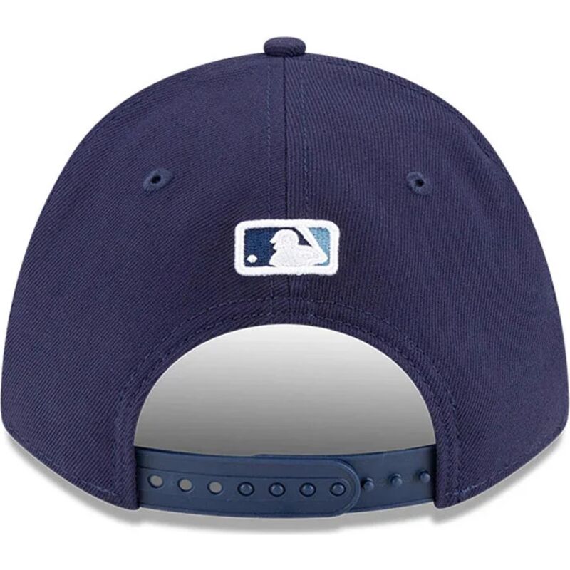 shapka-izvita-tmnosin-snapbek-9forty-m-crown-player-replica-na-tampa-bay-rays-mlb-ot-new-era