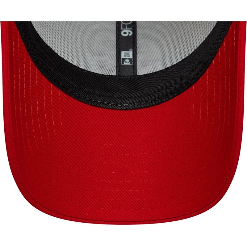 shapka-izvita-bezhov-reguliruem-9forty-contrast-na-manchester-united-football-club-premier-league-ot-new-era shapka-izvita-bezhov-reguliruem-9forty-contrast-na-manchester-united-football-club-premier-league-ot-new-era