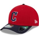 shapka-izvita-chervena-snapbek-9forty-m-crown-player-replica-na-cleveland-guardians-mlb-ot-new-era