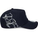 shapka-izvita-tmnosin-snapbek-9forty-e-frame-mythical-icon-na-new-york-yankees-mlb-ot-new-era