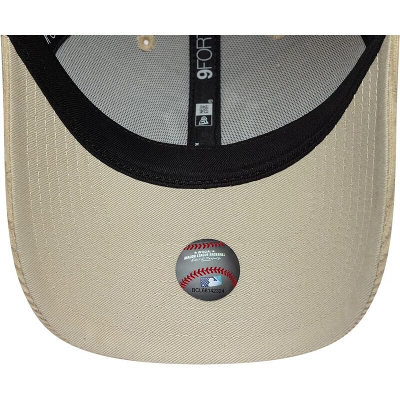 shapka-izvita-bezhov-snapbek-9forty-entry-cord-na-new-york-yankees-mlb-ot-new-era