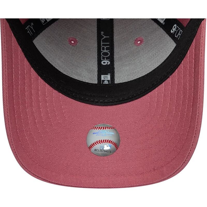 shapka-izvita-roza-reguliruem-za-deca-9forty-space-na-new-york-yankees-mlb-ot-new-era