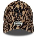 shapka-izvita-leopard-reguliruem-9forty-ocelot-print-na-new-york-yankees-mlb-ot-new-era
