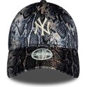 shapka-izvita-mnogocveten-reguliruem-9forty-snake-print-na-new-york-yankees-mlb-ot-new-era