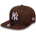 shapka-ploska-kafyav-snapbek-9fifty-original-fit-league-essential-na-new-york-yankees-mlb-ot-new-era