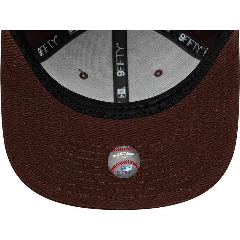shapka-ploska-kafyav-snapbek-9fifty-original-fit-league-essential-na-new-york-yankees-mlb-ot-new-era shapka-ploska-kafyav-snapbek-9fifty-original-fit-league-essential-na-new-york-yankees-mlb-ot-new-era