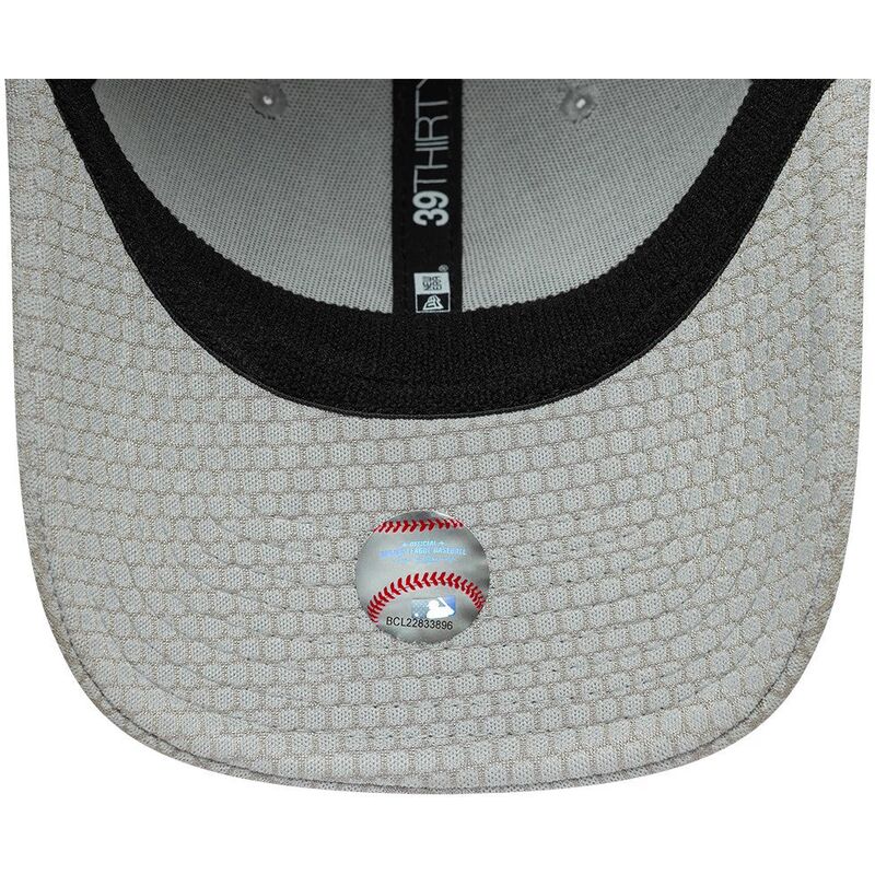 shapka-izvita-siv-prilepnala-39thirty-stretch-mesh-na-new-york-yankees-mlb-ot-new-era