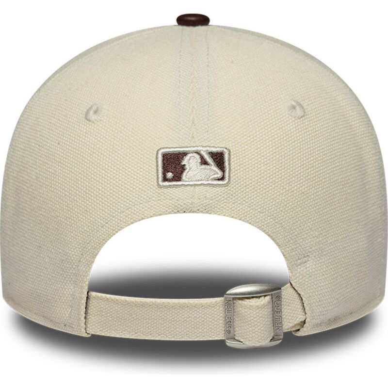 shapka-izvita-bezhov-reguliruem-9forty-m-crown-fabric-mix-na-new-york-yankees-mlb-ot-new-era