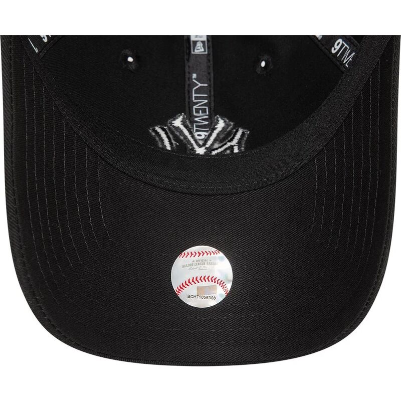 shapka-izvita-cherna-reguliruem-9twenty-league-essential-na-new-york-yankees-mlb-ot-new-era