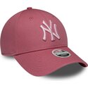 shapka-izvita-roza-reguliruem-9forty-league-essential-cas-na-new-york-yankees-mlb-ot-new-era