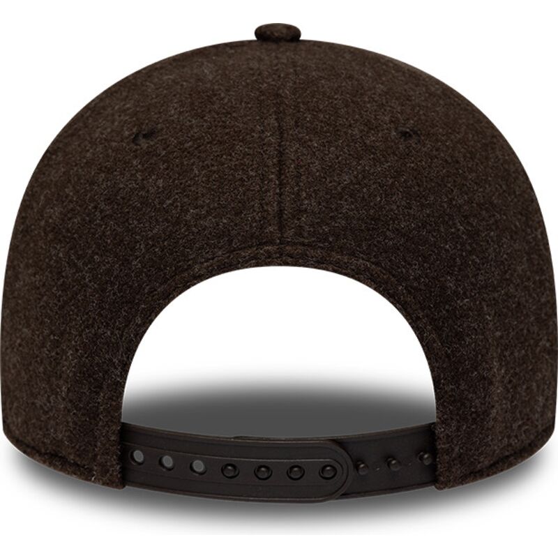 shapka-izvita-kafyav-snapbek-9forty-winter-na-new-york-yankees-mlb-ot-new-era shapka-izvita-kafyav-snapbek-9forty-winter-na-new-york-yankees-mlb-ot-new-era