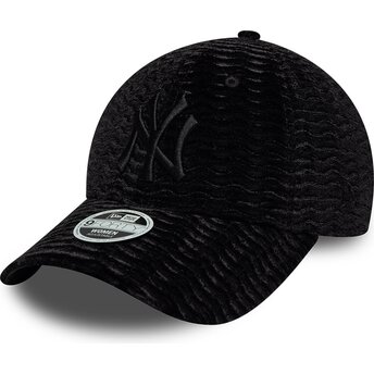 Шапка извита черна регулируем 9FORTY Velour на New York Yankees MLB от New Era