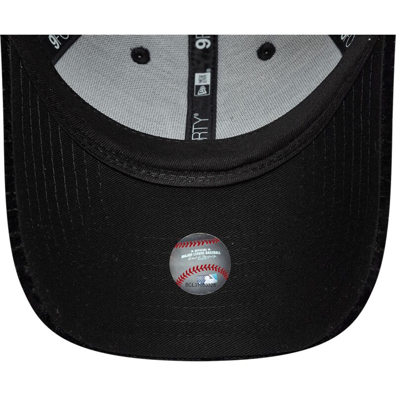shapka-izvita-cherna-reguliruem-9forty-velour-na-new-york-yankees-mlb-ot-new-era