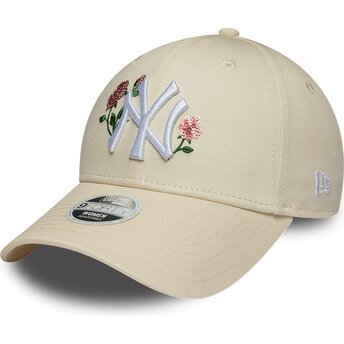 Шапка извита бежов снапбек 9FORTY Rose Sequin на New York Yankees MLB от New Era