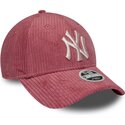 shapka-izvita-roza-reguliruem-9forty-m-crown-chunky-cord-na-new-york-yankees-mlb-ot-new-era