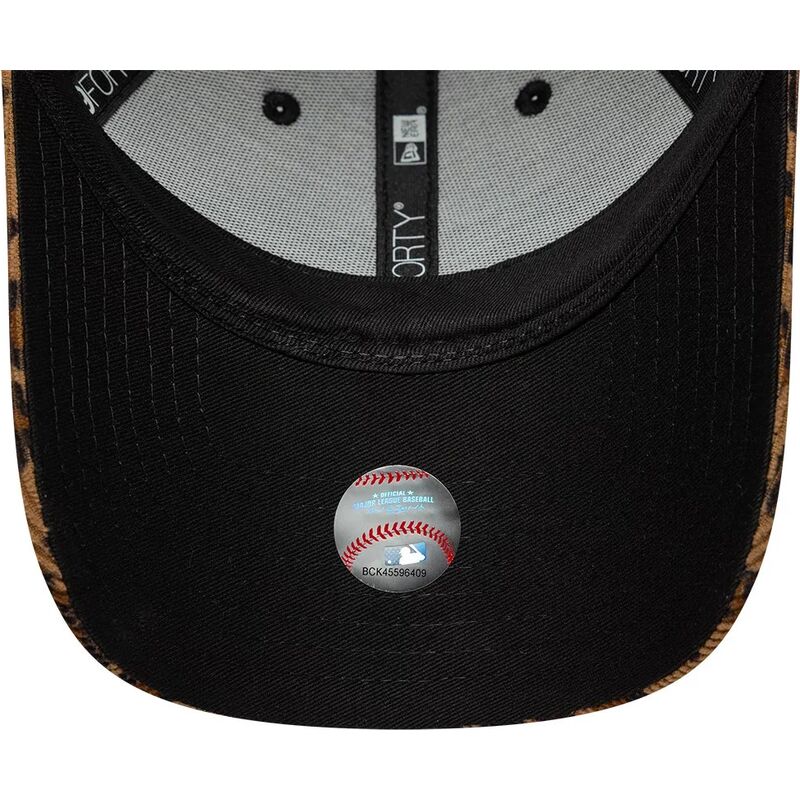 shapka-izvita-leopard-reguliruem-9forty-leopard-cord-na-new-york-yankees-mlb-ot-new-era