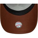 shapka-izvita-traker-kafyav-snapbek-e-frame-outline-na-new-york-yankees-mlb-ot-new-era