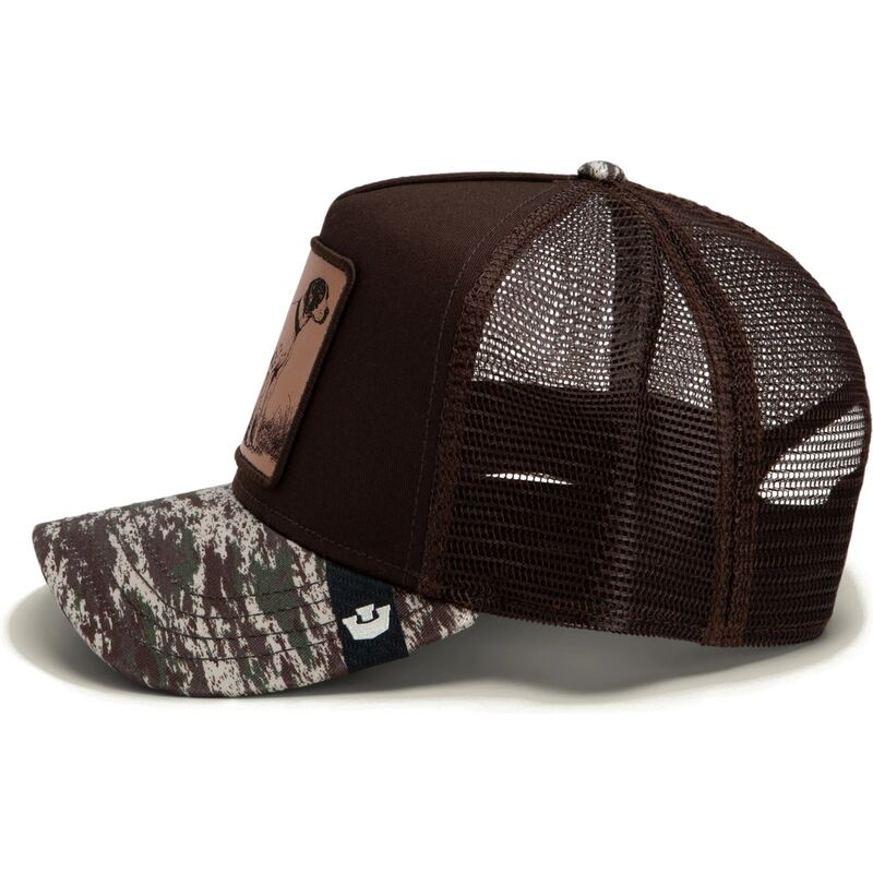 shapka-izvita-traker-kafyav-snapbek-engraved-dog-camo-glitch-the-farm-goorin-bros