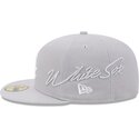 shapka-ploska-siv-prilepnala-59fifty-side-script-na-chicago-white-sox-mlb-ot-new-era