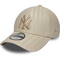 shapka-izvita-bezhov-reguliruem-9forty-pu-weave-na-new-york-yankees-mlb-ot-new-era
