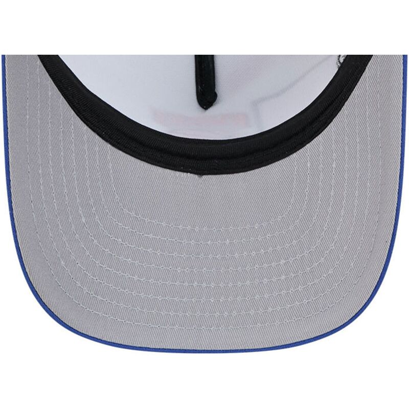 shapka-izvita-traker-byala-snapbek-hardwood-classics-9fifty-a-frame-precurved-na-new-york-knicks-nba-ot-new-era