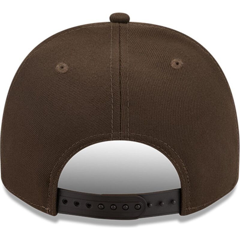 shapka-izvita-kafyav-snapbek-9fifty-a-frame-precurved-visor-pin-na-atlanta-braves-mlb-ot-new-era