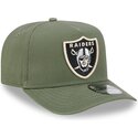 shapka-izvita-zelena-snapbek-9fifty-a-frame-precurved-side-pin-na-las-vegas-raiders-nfl-ot-new-era