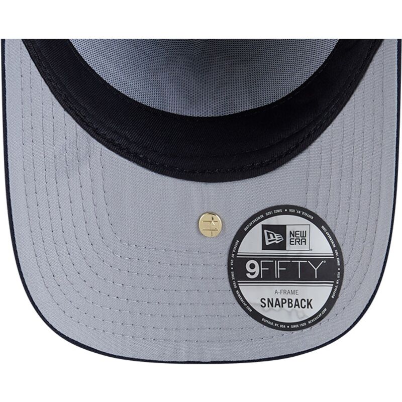 shapka-izvita-tmnosin-snapbek-9fifty-a-frame-precurved-visor-pin-na-new-york-yankees-mlb-ot-new-era