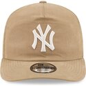 shapka-izvita-bezhov-snapbek-19twenty-precurved-na-new-york-yankees-mlb-ot-new-era