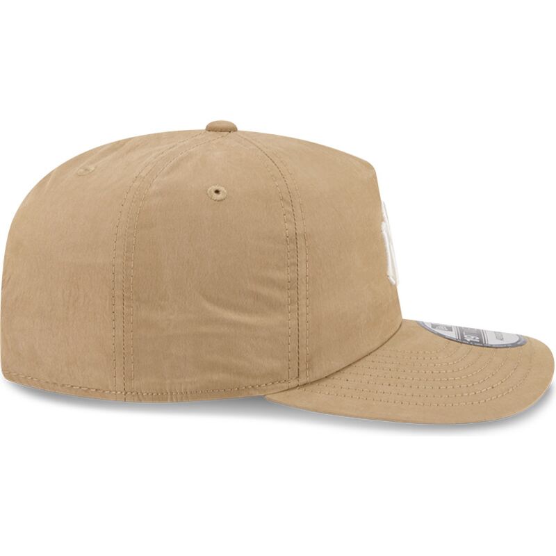 shapka-izvita-bezhov-snapbek-19twenty-precurved-na-new-york-yankees-mlb-ot-new-era