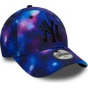 shapka-izvita-mnogocveten-snapbek-za-deca-9forty-all-over-print-space-na-new-york-yankees-mlb-ot-new-era