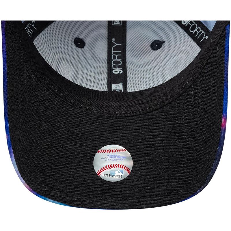 shapka-izvita-mnogocveten-snapbek-za-deca-9forty-all-over-print-space-na-new-york-yankees-mlb-ot-new-era