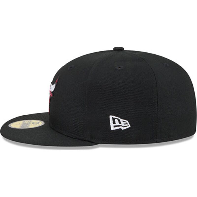 shapka-ploska-cherna-prilepnala-59fifty-rhinestone-badge-na-chicago-bulls-nba-ot-new-era shapka-ploska-cherna-prilepnala-59fifty-rhinestone-badge-na-chicago-bulls-nba-ot-new-era