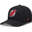 shapka-izvita-cherna-snapbek-structured-a-frame-na-new-jersey-devils-nhl-ot-fanatics