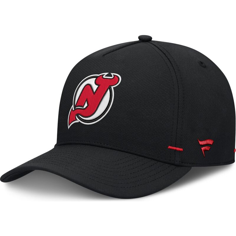 shapka-izvita-cherna-snapbek-structured-a-frame-na-new-jersey-devils-nhl-ot-fanatics