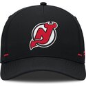 shapka-izvita-cherna-snapbek-structured-a-frame-na-new-jersey-devils-nhl-ot-fanatics