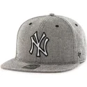 shapka-ploska-cherna-snapbek-tejido-vaquero-na-new-york-yankees-mlb-ot-47-brand