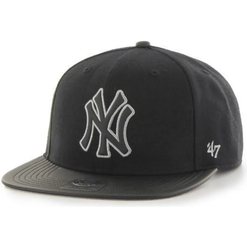 shapka-ploska-cherna-snapbek-na-new-york-yankees-mlb-ot-47-brand