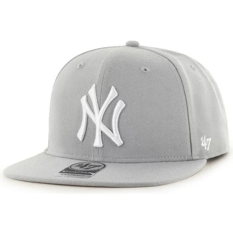 shapka-ploska-siv-snapbek-tejido-vaquero-na-new-york-yankees-mlb-ot-47-brand