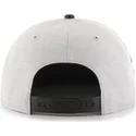 shapka-ploska-siv-snapbek-lateral-na-new-york-yankees-mlb-ot-47-brand