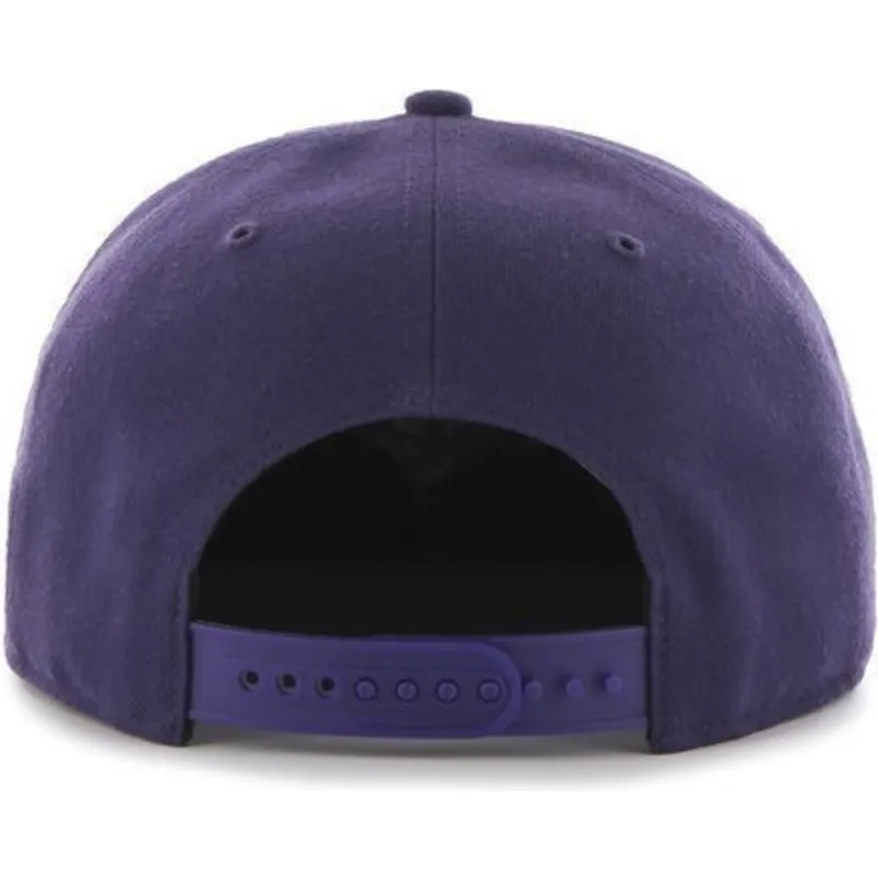 shapka-ploska-violetka-snapbek-lisa-lateral-na-new-york-yankees-mlb-ot-47-brand