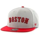 shapka-ploska-siv-snapbek-lateral-na-boston-red-sox-mlb-ot-47-brand