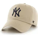 beige-kappe-mit-gebogenem-schirm-und-grossem-frontlogo-der-mlb-new-york-yankees-von-47-brand