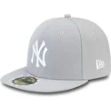 shapka-ploska-siv-prilepnala-za-deca-59fifty-essential-na-new-york-yankees-mlb-ot-new-era